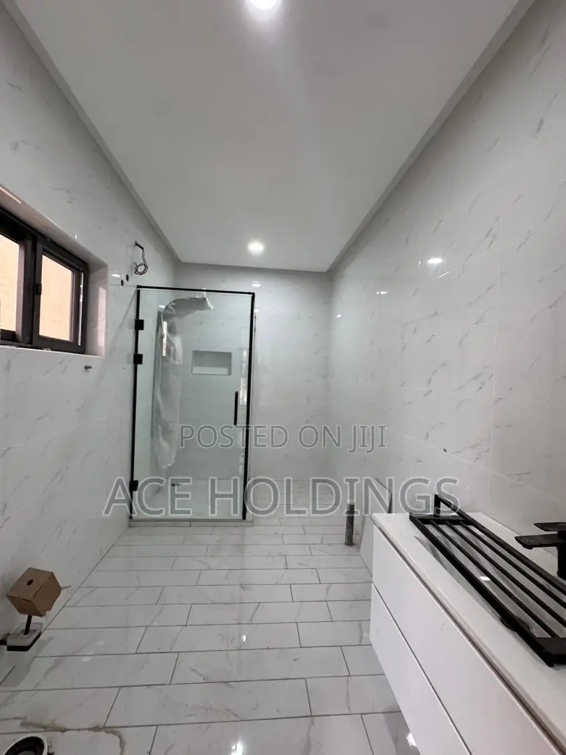 4bdrm Mansion in East Legon Hills for sale