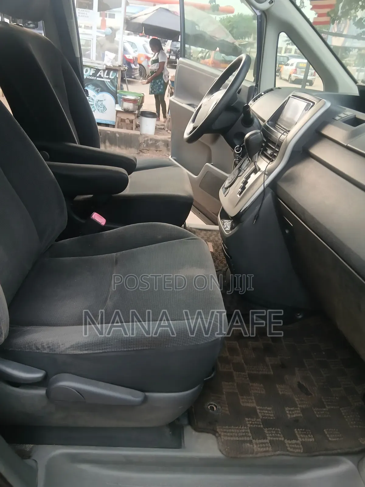 Toyota Voxy ZS 4WD 8-Seater 2011 Matt Black