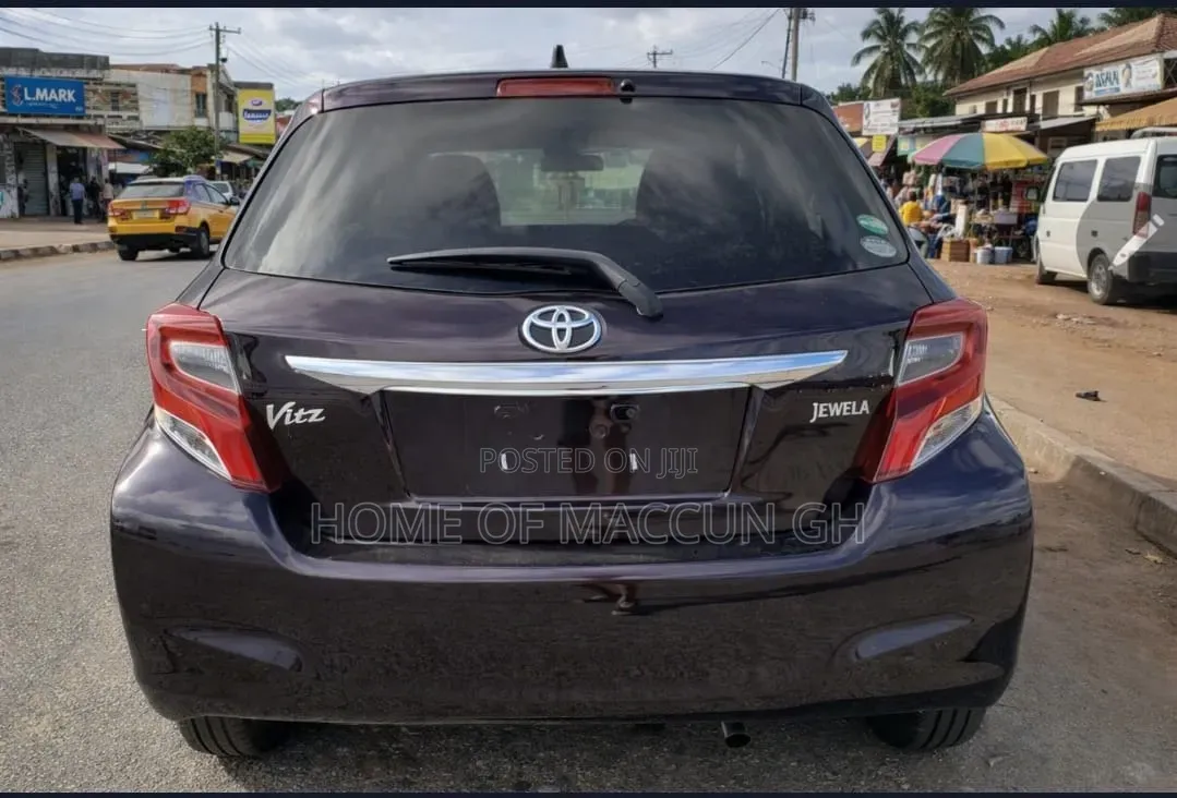 Toyota Vitz 1.3 AWD 5dr 2015