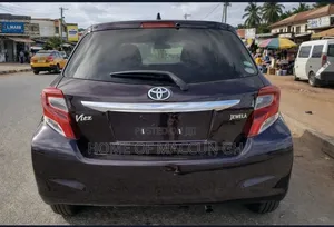 Toyota Vitz 1.3 AWD 5dr 2015