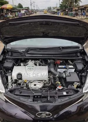 Toyota Vitz 1.3 AWD 5dr 2015