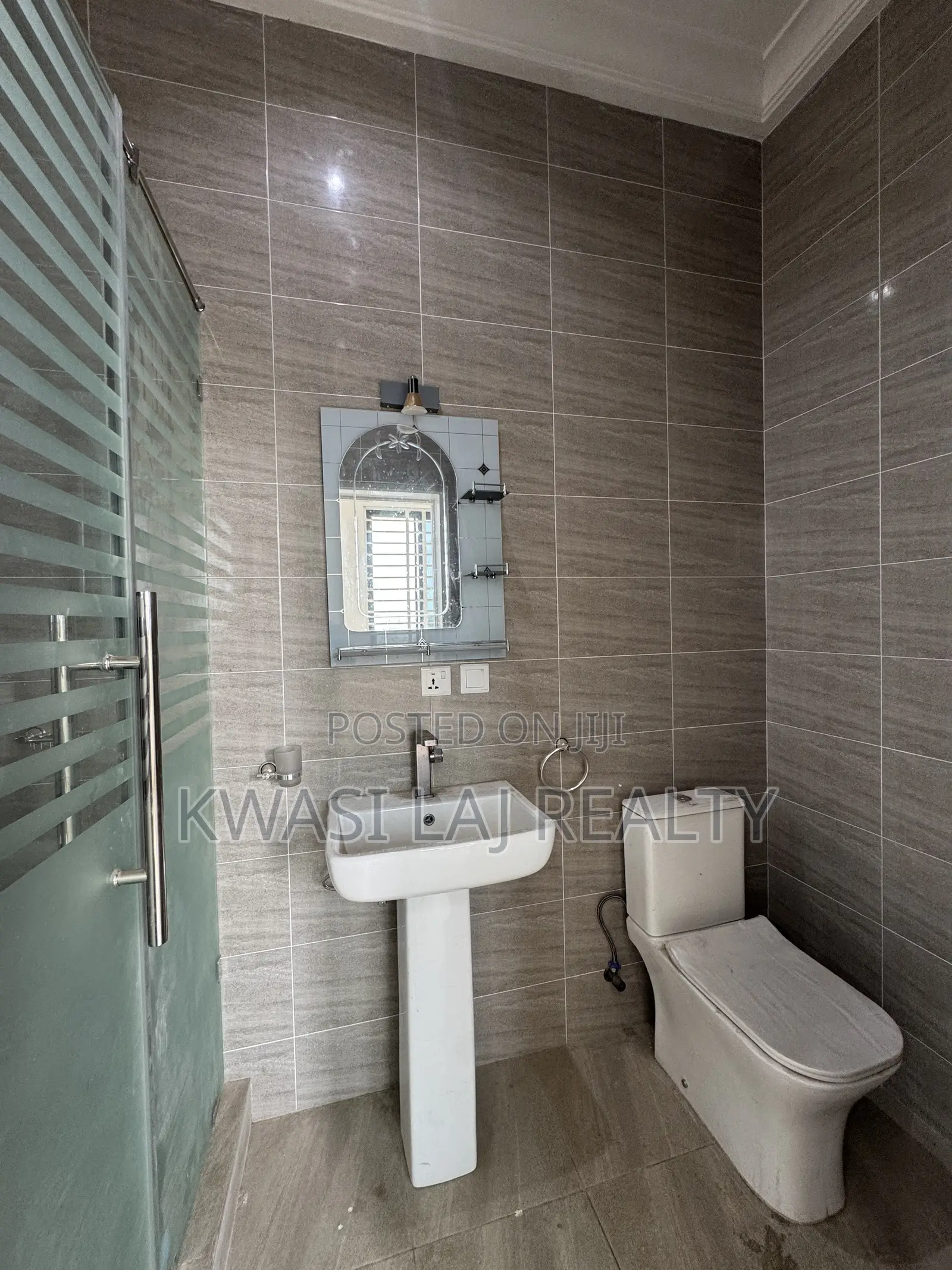 2bdrm Apartment in Around Westhills, Weija for rent