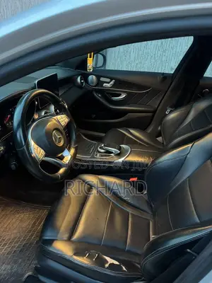 Mercedes-Benz C300 Luxury 4dr AWD 4Matic Sedan (2.0L 4cyl 7A) 2015