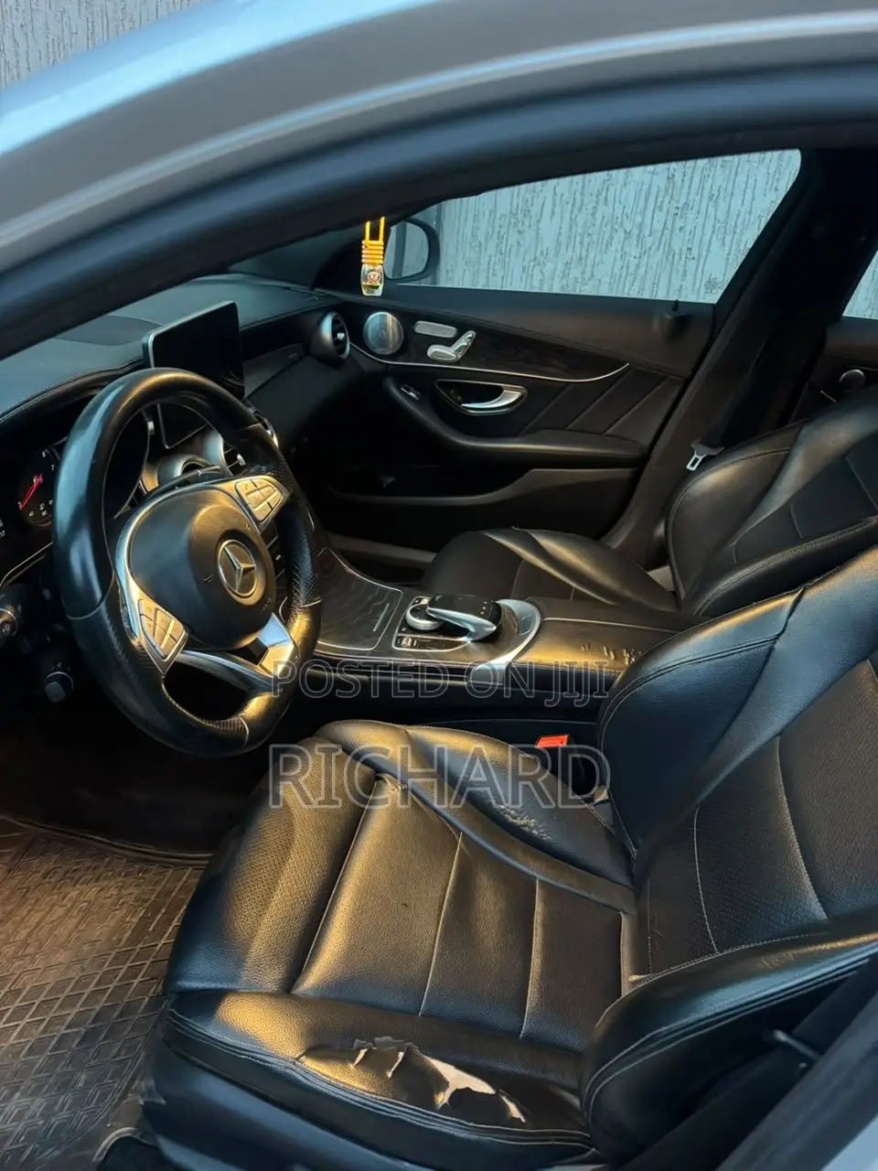 Mercedes-Benz C300 Luxury 4dr AWD 4Matic Sedan (2.0L 4cyl 7A) 2015