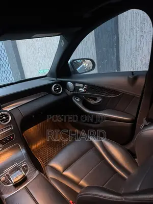 Mercedes-Benz C300 Luxury 4dr AWD 4Matic Sedan (2.0L 4cyl 7A) 2015