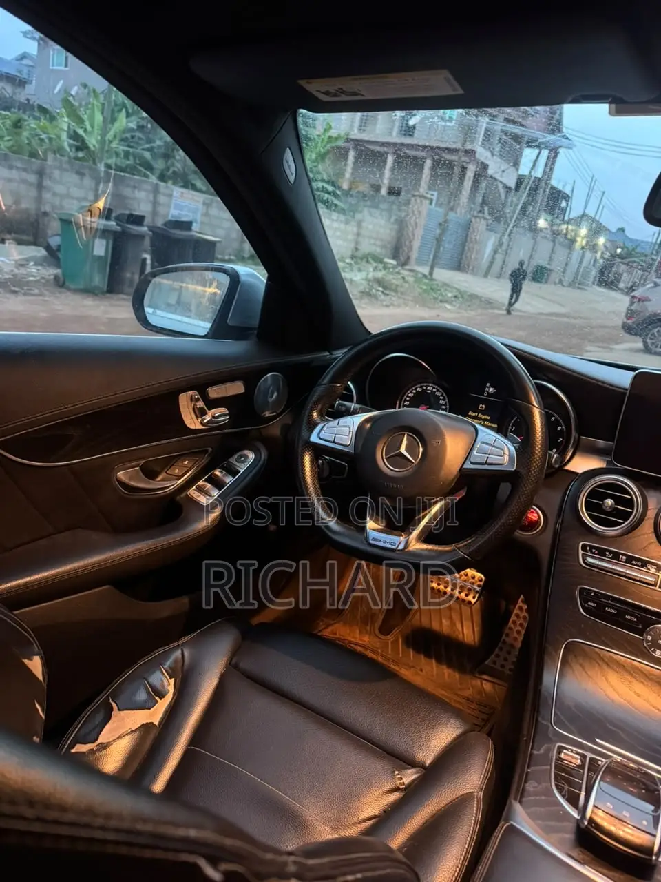 Mercedes-Benz C300 Luxury 4dr AWD 4Matic Sedan (2.0L 4cyl 7A) 2015
