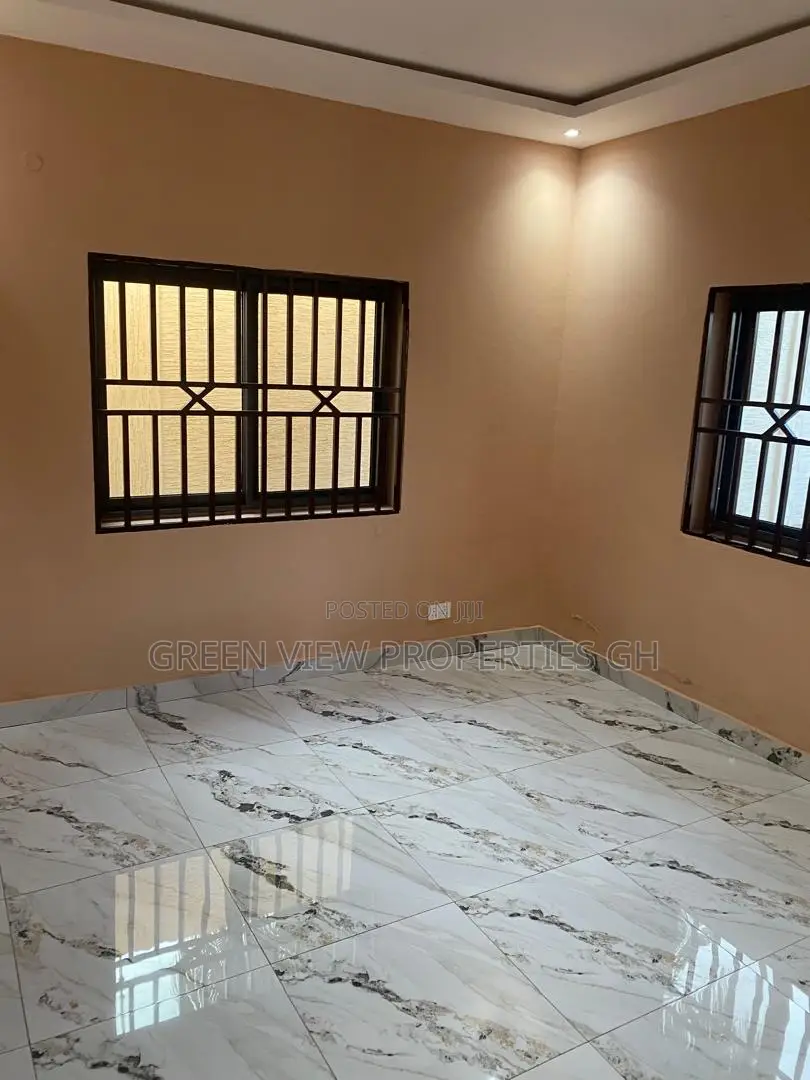 2bdrm Apartment in West Hills Mall Area for rent