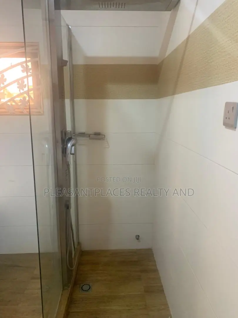 4bdrm House in Pleasantplaces And, East Legon for rent