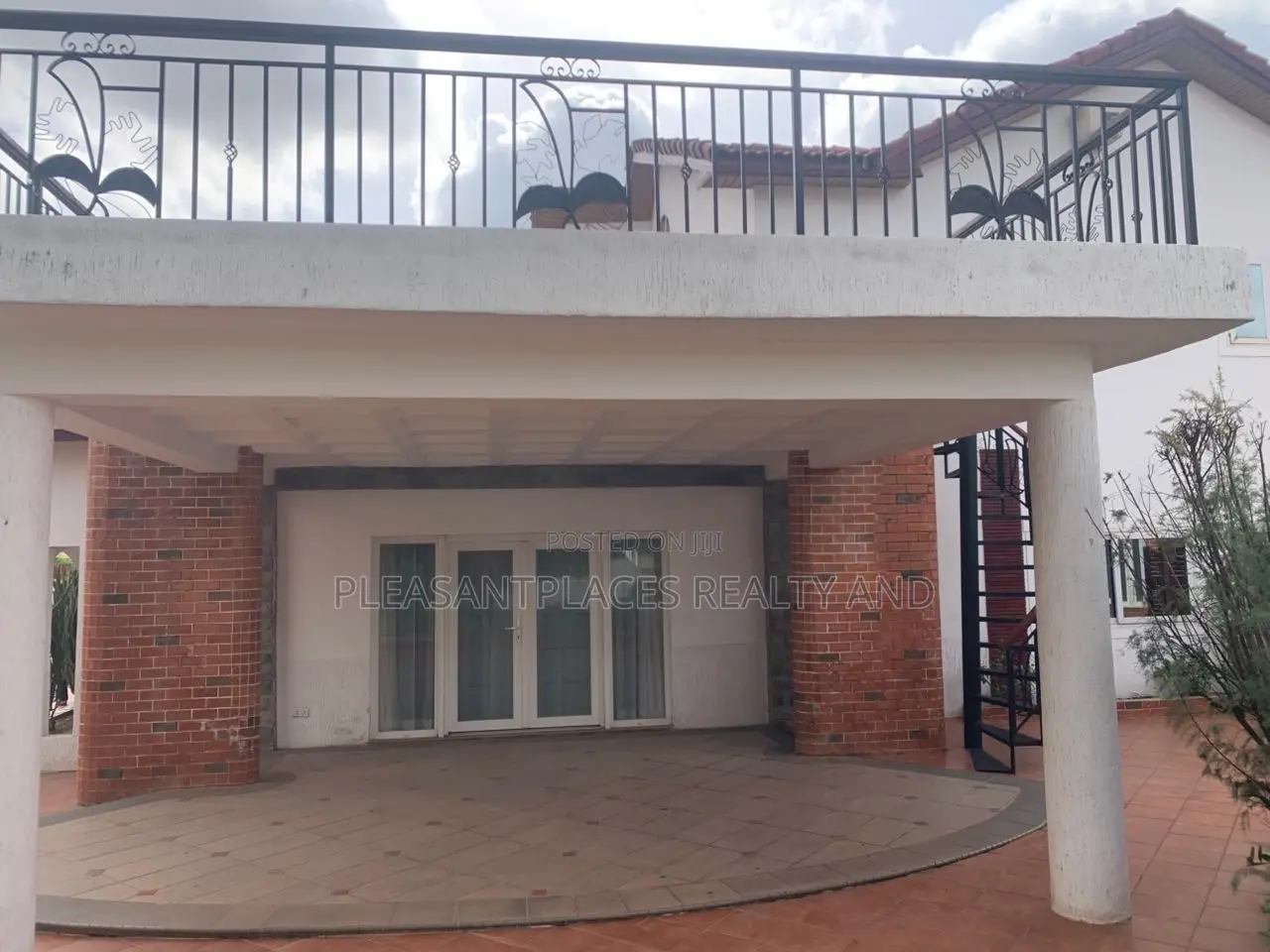 4bdrm House in Pleasantplaces And, East Legon for rent