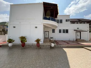 Furnished 6bdrm House in Abrepo Bronikrom, Kumasi Metropolitan for sale
