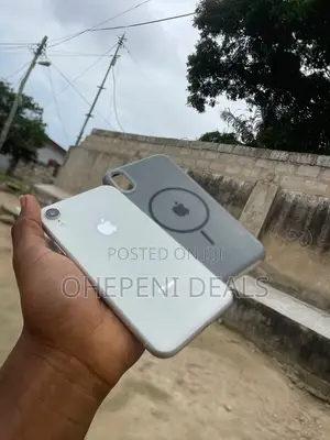Apple iPhone XR 64 GB White
