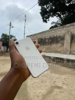Apple iPhone XR 64 GB White