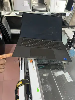 Laptop Dell Precision 5560 32GB Intel Core i7 SSD 512GB