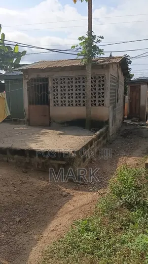 4bdrm Apartment in Kaaf Estate, Gomoa East for sale