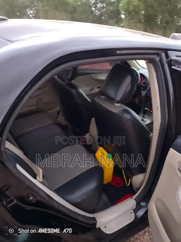 Toyota Corolla 2016 Black
