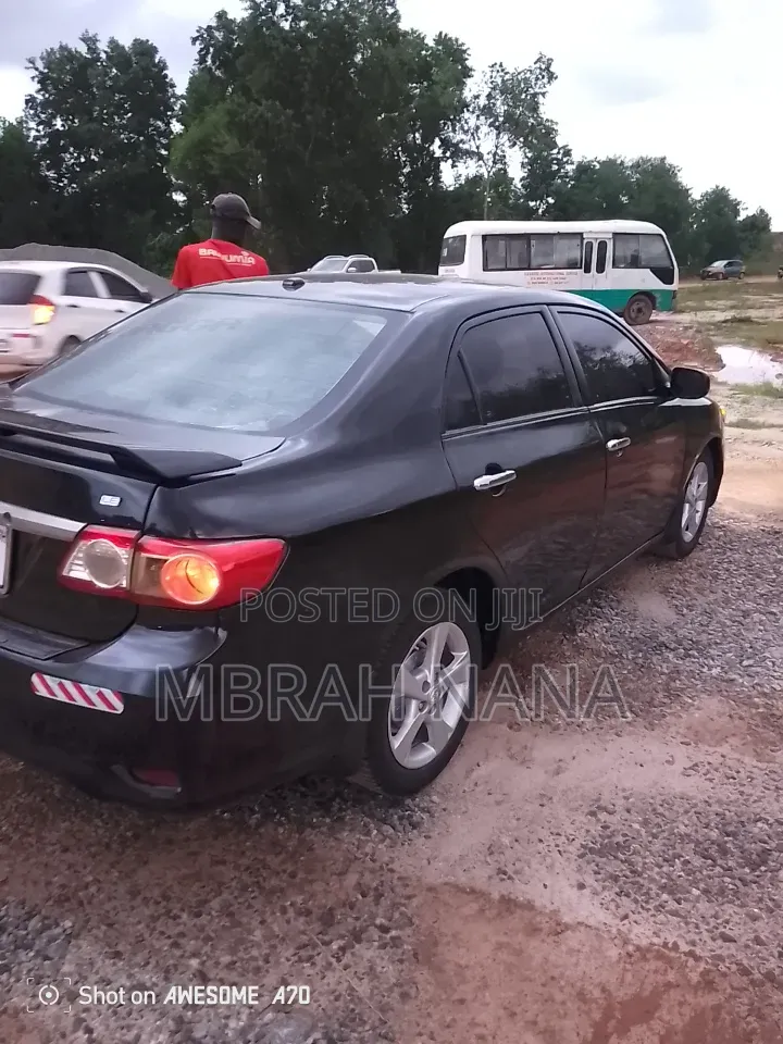 Toyota Corolla 2016 Black