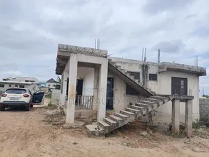 2bdrm House in School Junction for sale