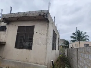 2bdrm House in School Junction for sale