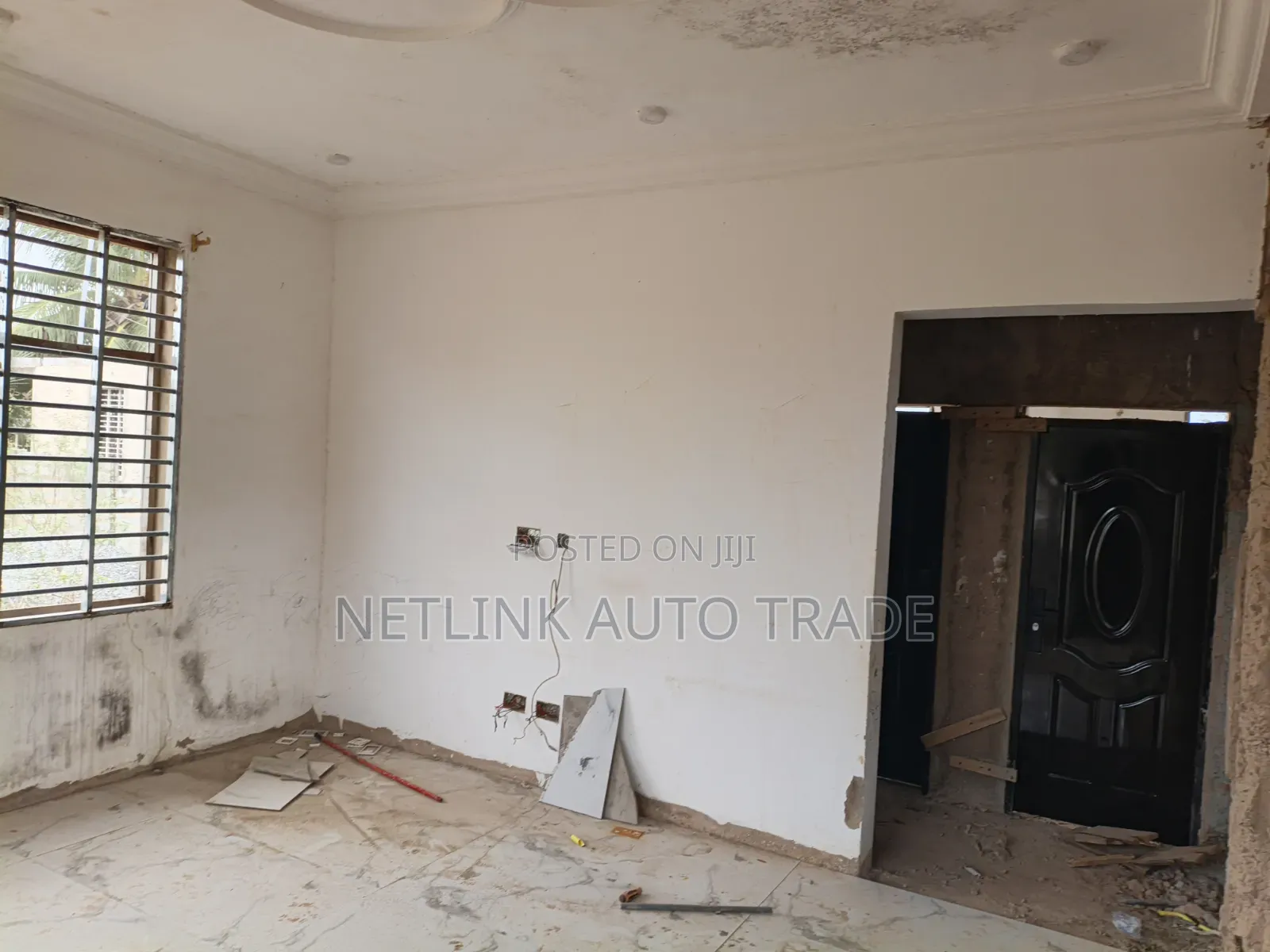 2bdrm House in School Junction for sale