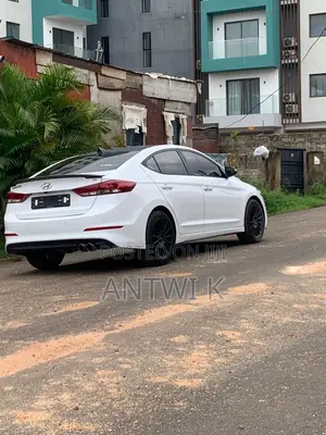 Hyundai Avante 2018 White