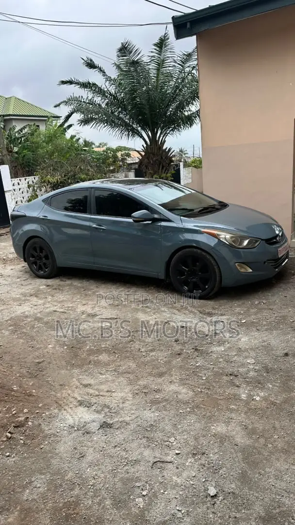 Hyundai Elantra Limited Sedan FWD (1.8L 4cyl 6A) 2013 Blue