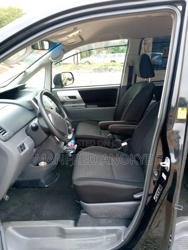 Toyota Voxy 2012 Black