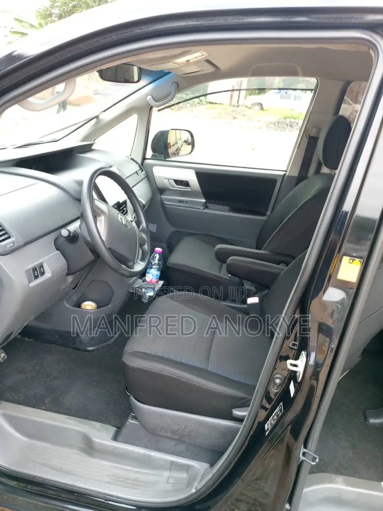 Toyota Voxy 2012 Black