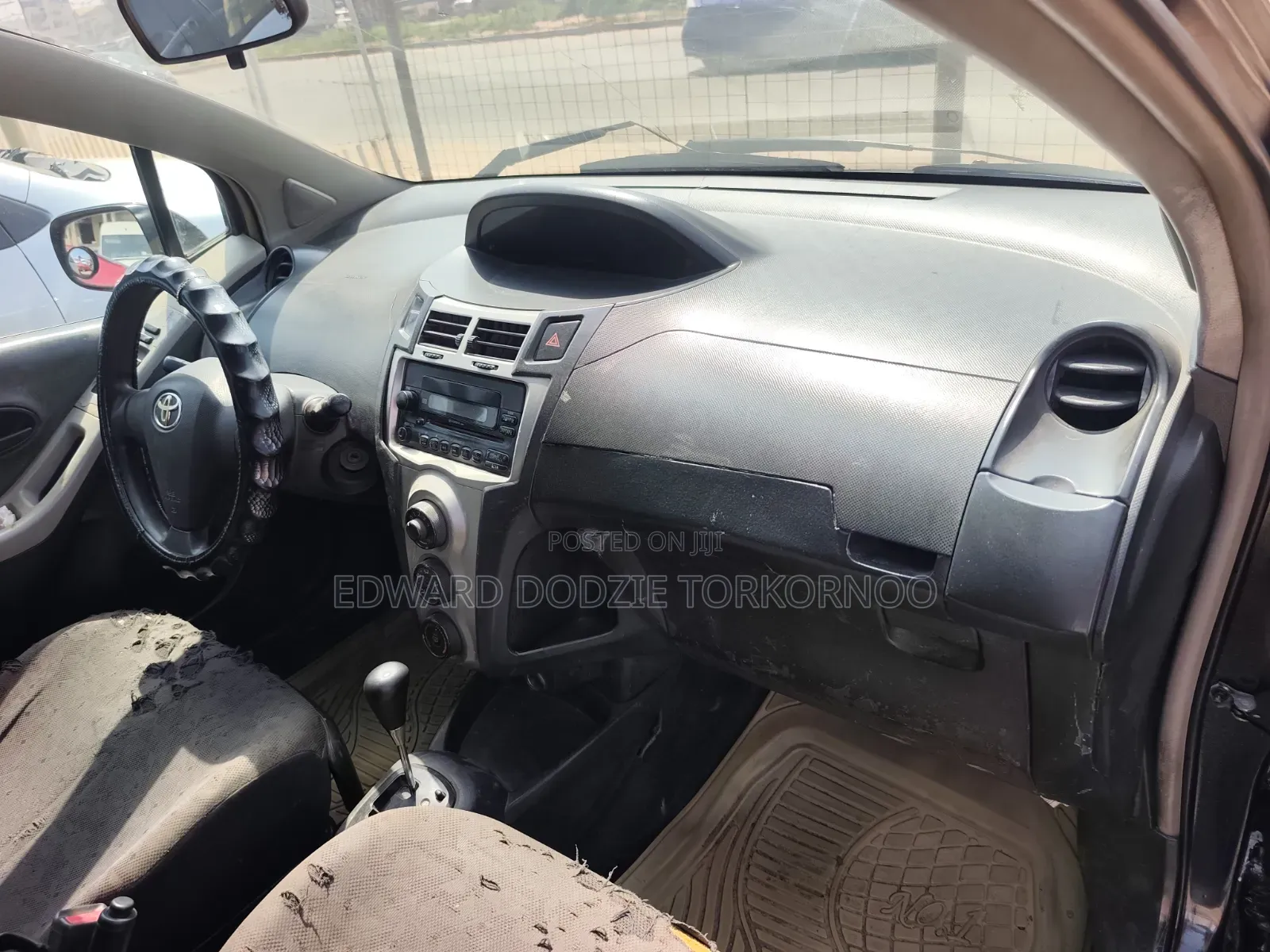 Toyota Vitz 2010 Black