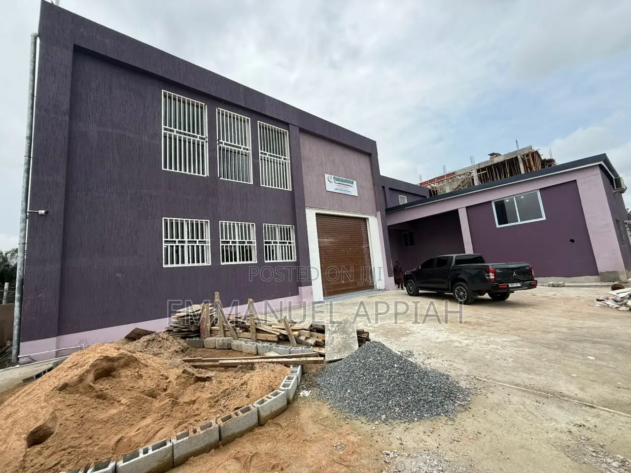 400sqm Warehouse for Rent at Tesano