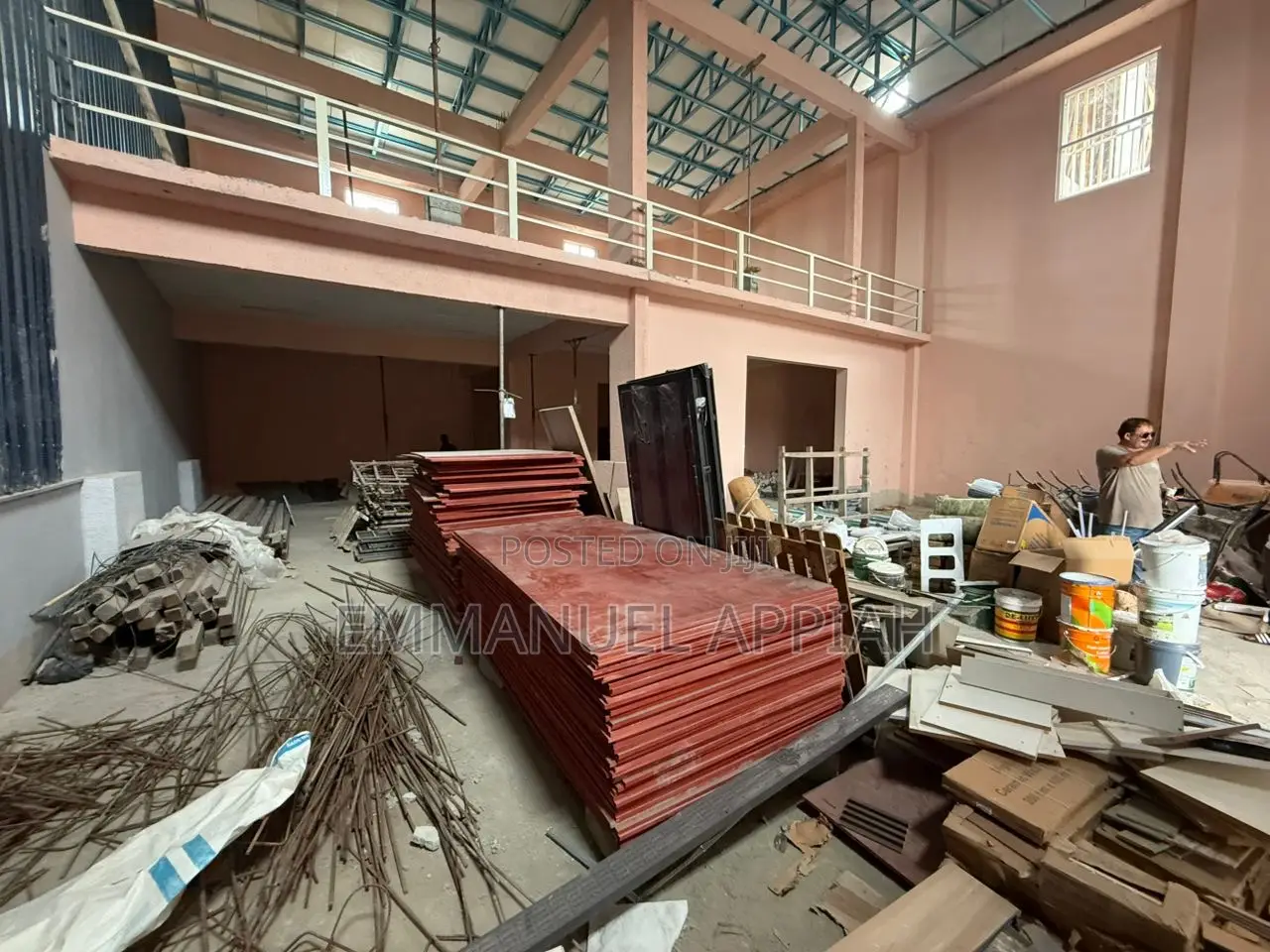 400sqm Warehouse for Rent at Tesano