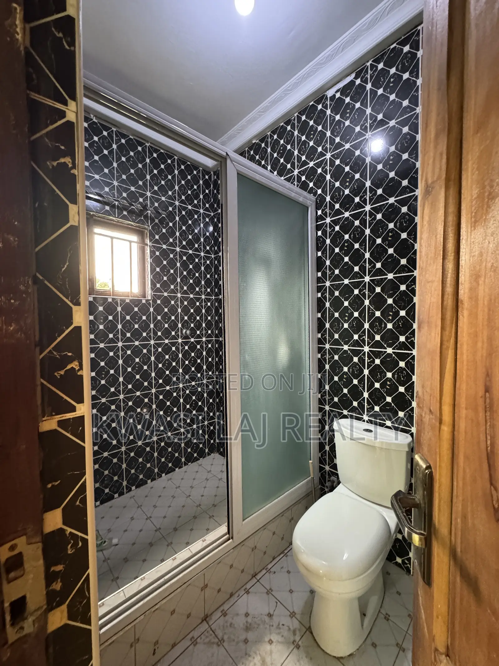 4bdrm House in Kokrobite, Weija for rent