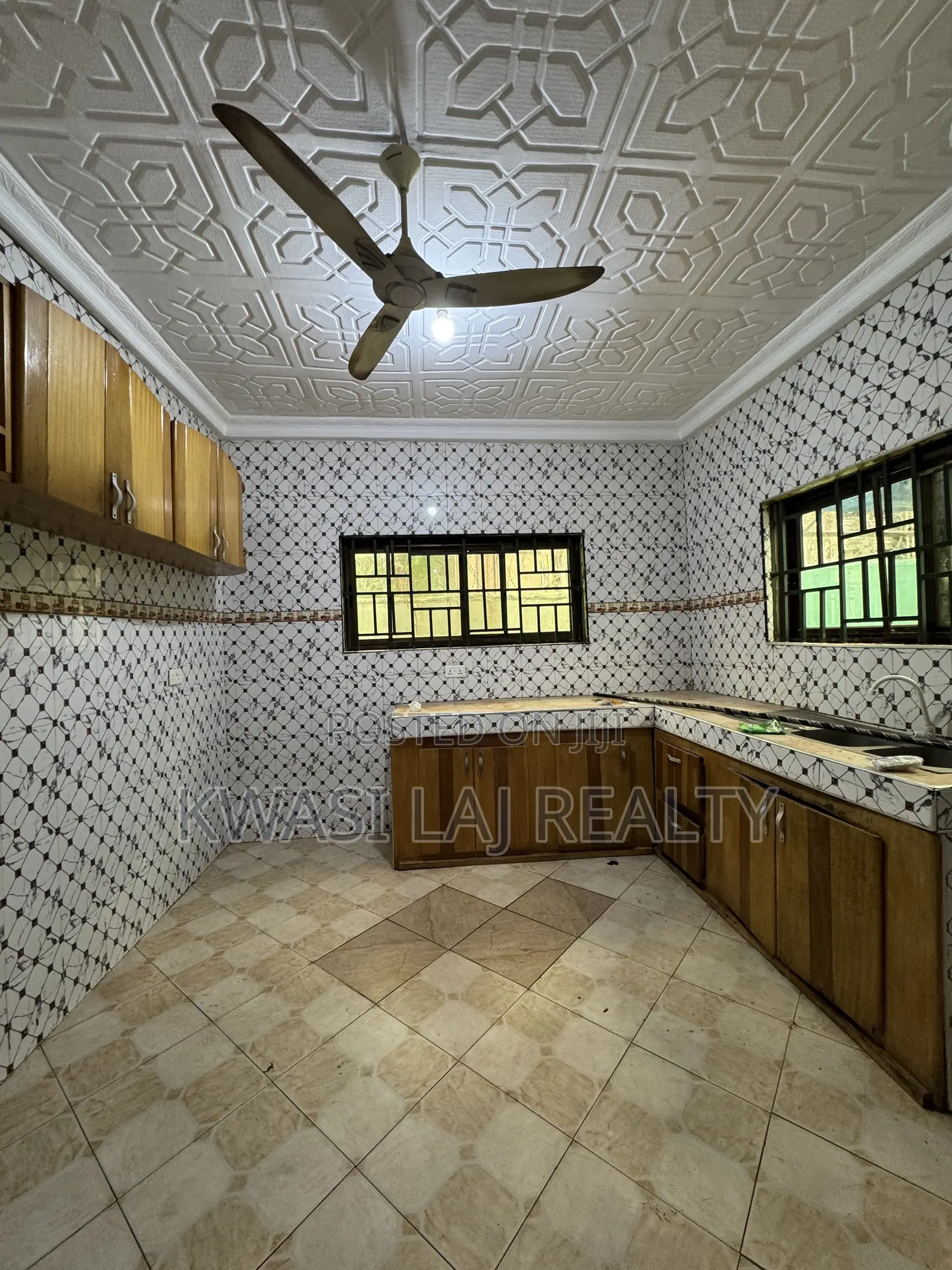 4bdrm House in Kokrobite, Weija for rent