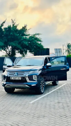 Mitsubishi Pajero 2021 Blue