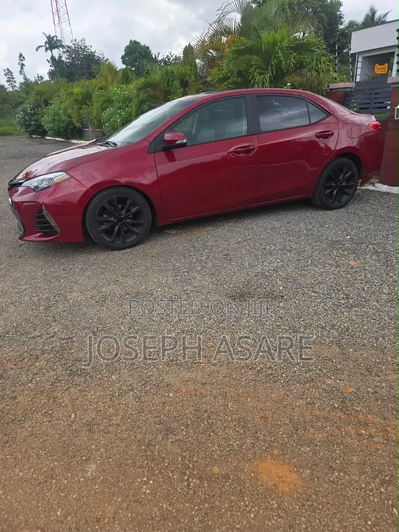 Toyota Corolla 2018 Red