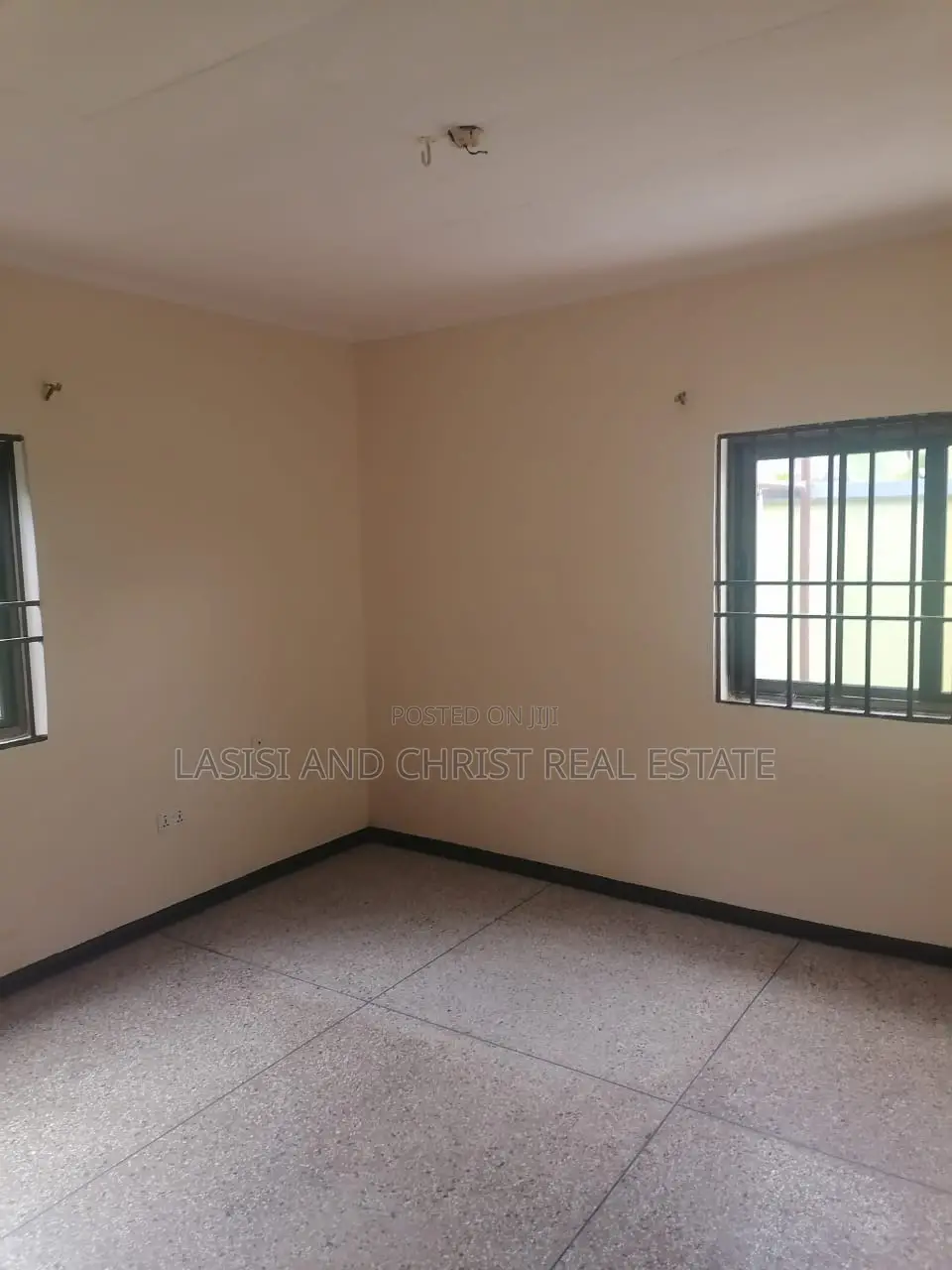 6bdrm Mansion in Lasisi And Christ, Amasaman for rent