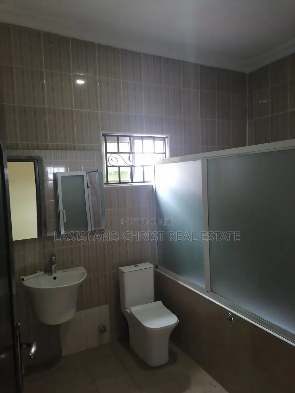 3bdrm House in Lasisi And Christ, Amasaman for rent