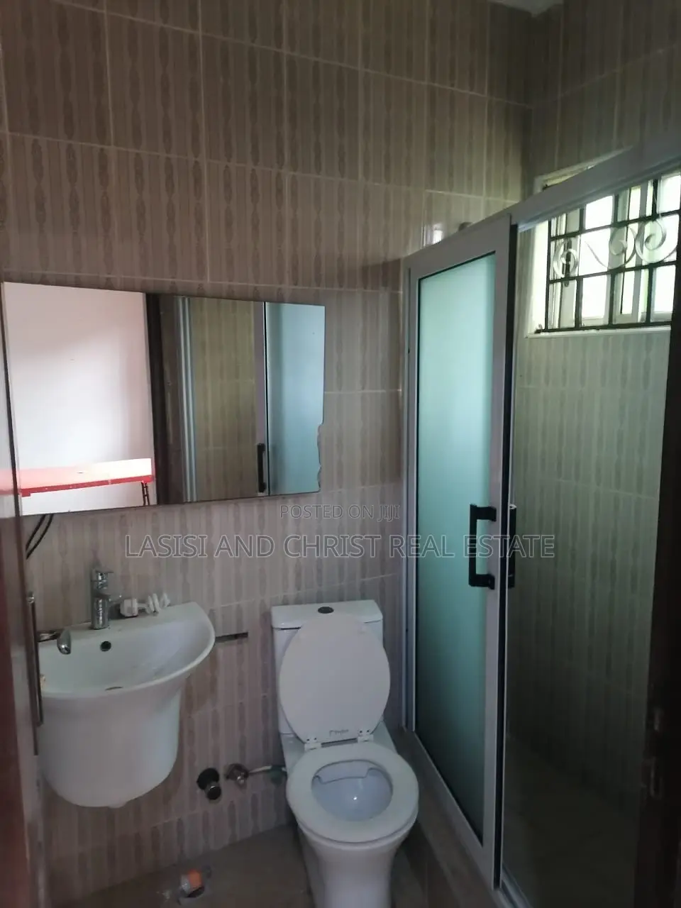 3bdrm House in Lasisi And Christ, Amasaman for rent