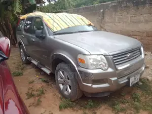 Ford Explorer XLT 4dr 4x4 (4.0L 6cyl 5A) 2007 Gray