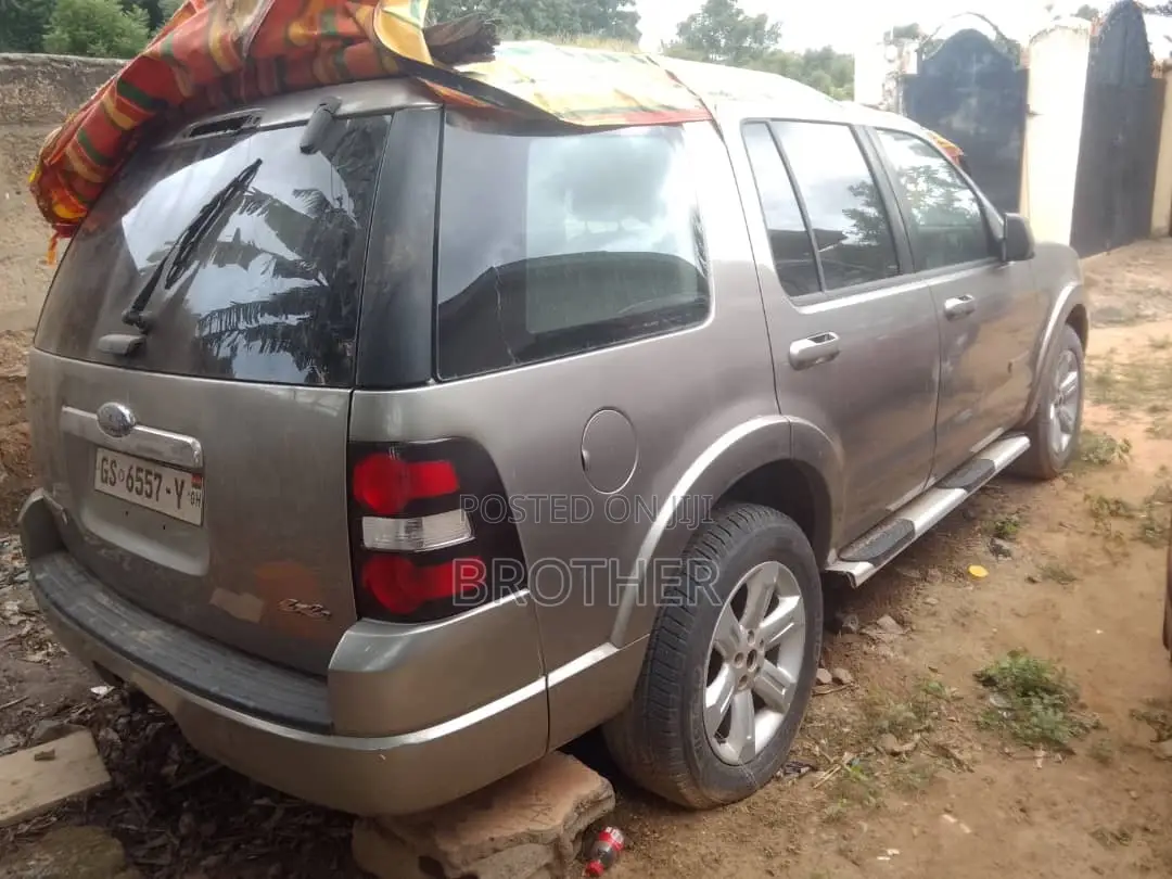 Ford Explorer XLT 4dr 4x4 (4.0L 6cyl 5A) 2007 Gray