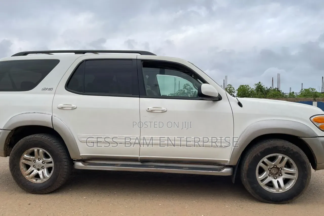 Toyota Sequoia 2004 White