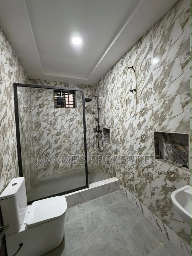 3bdrm Duplex in Adenta for sale