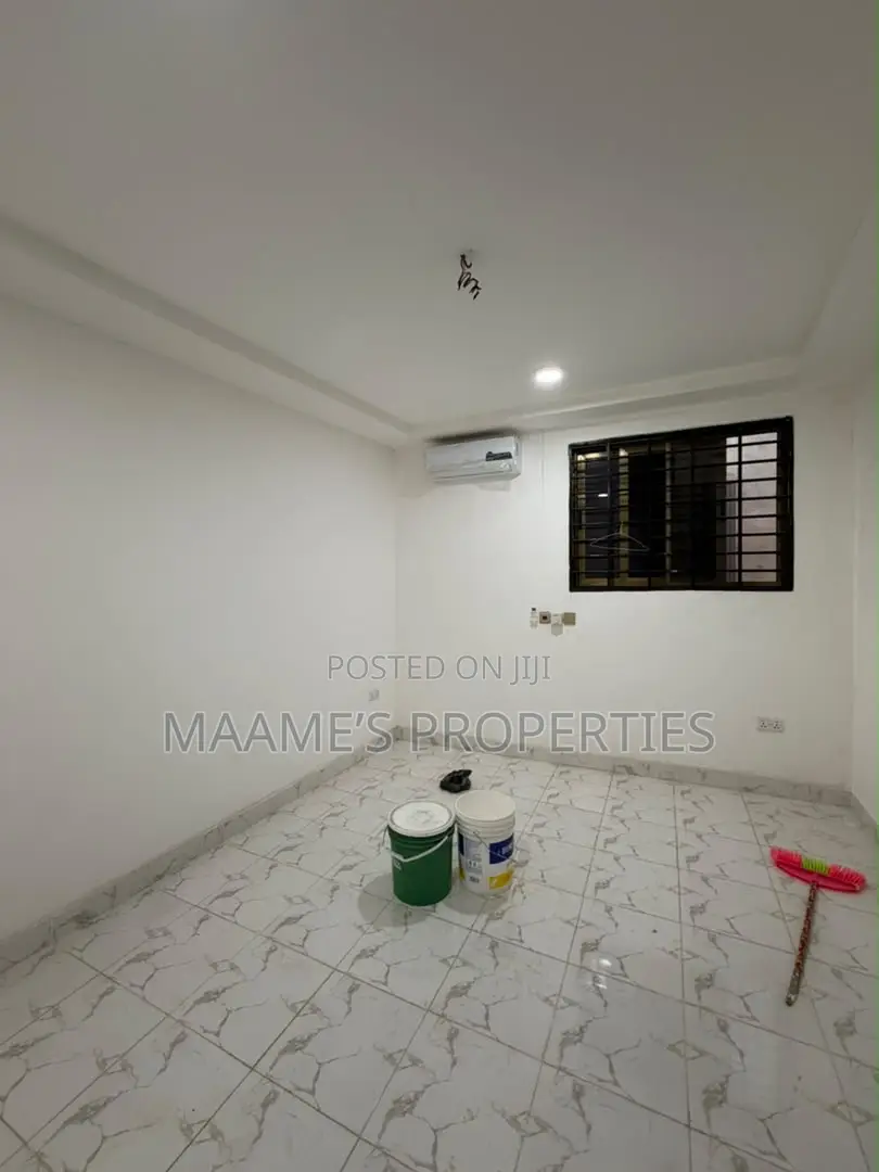 3bdrm Duplex in Adenta for sale