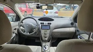 Toyota Belta 2012 Silver