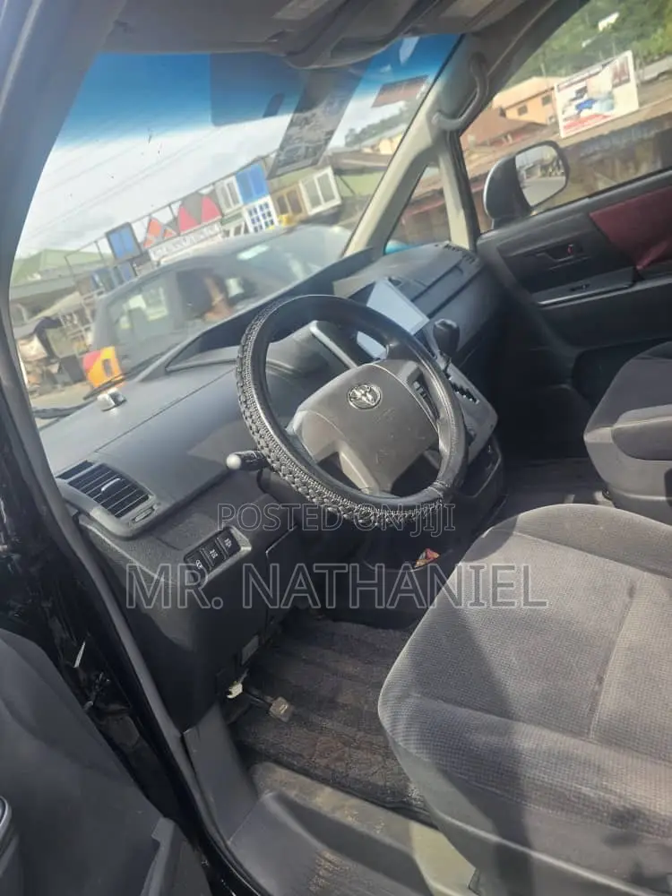 Toyota Voxy 2013 Black