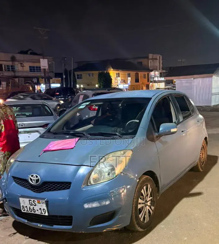 Toyota Vitz 2012 Blue