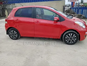 Toyota Vitz 2010 Red