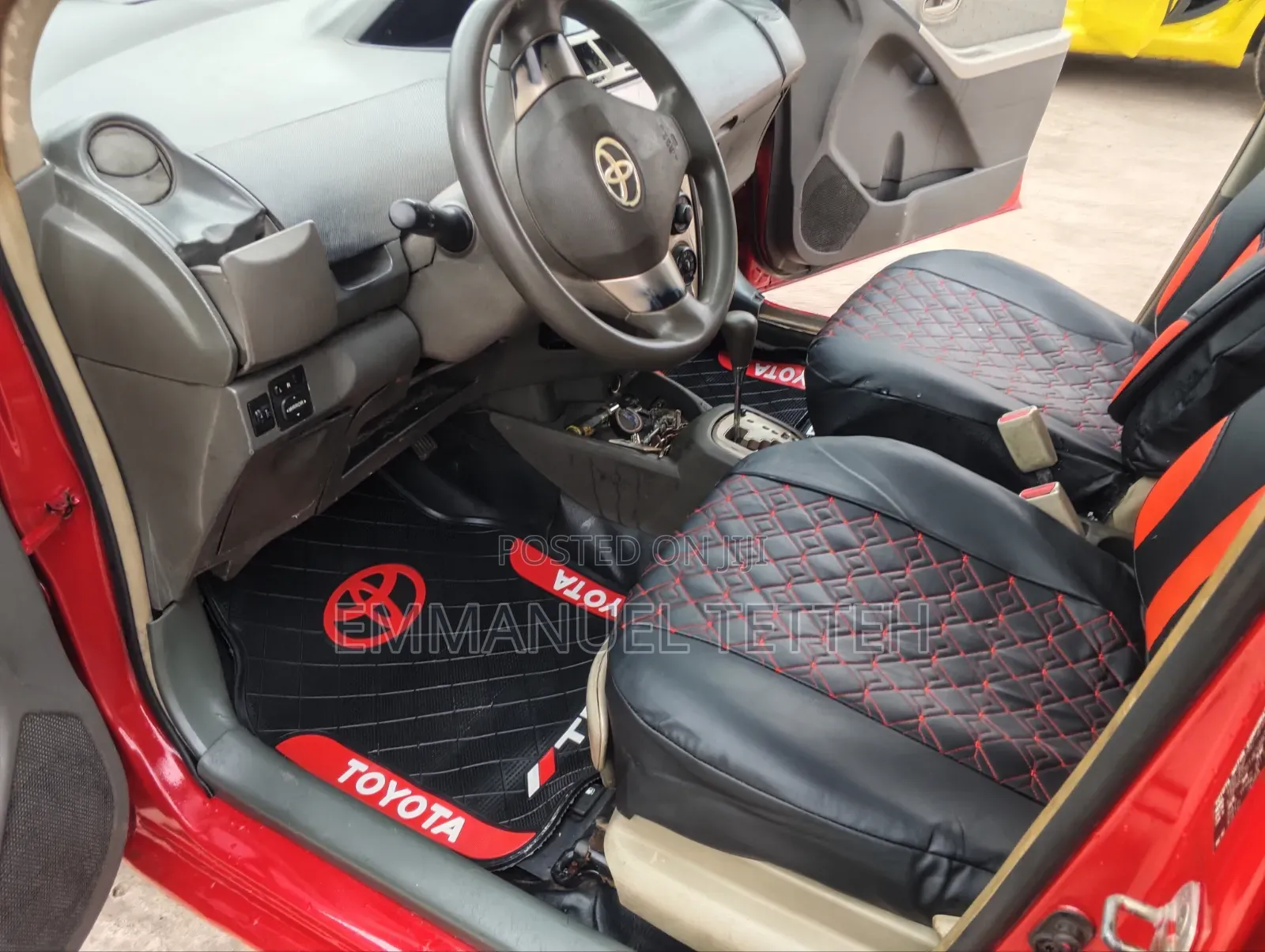 Toyota Vitz 2010 Red
