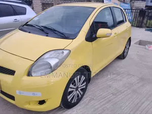 Toyota Vitz 2010 Yellow