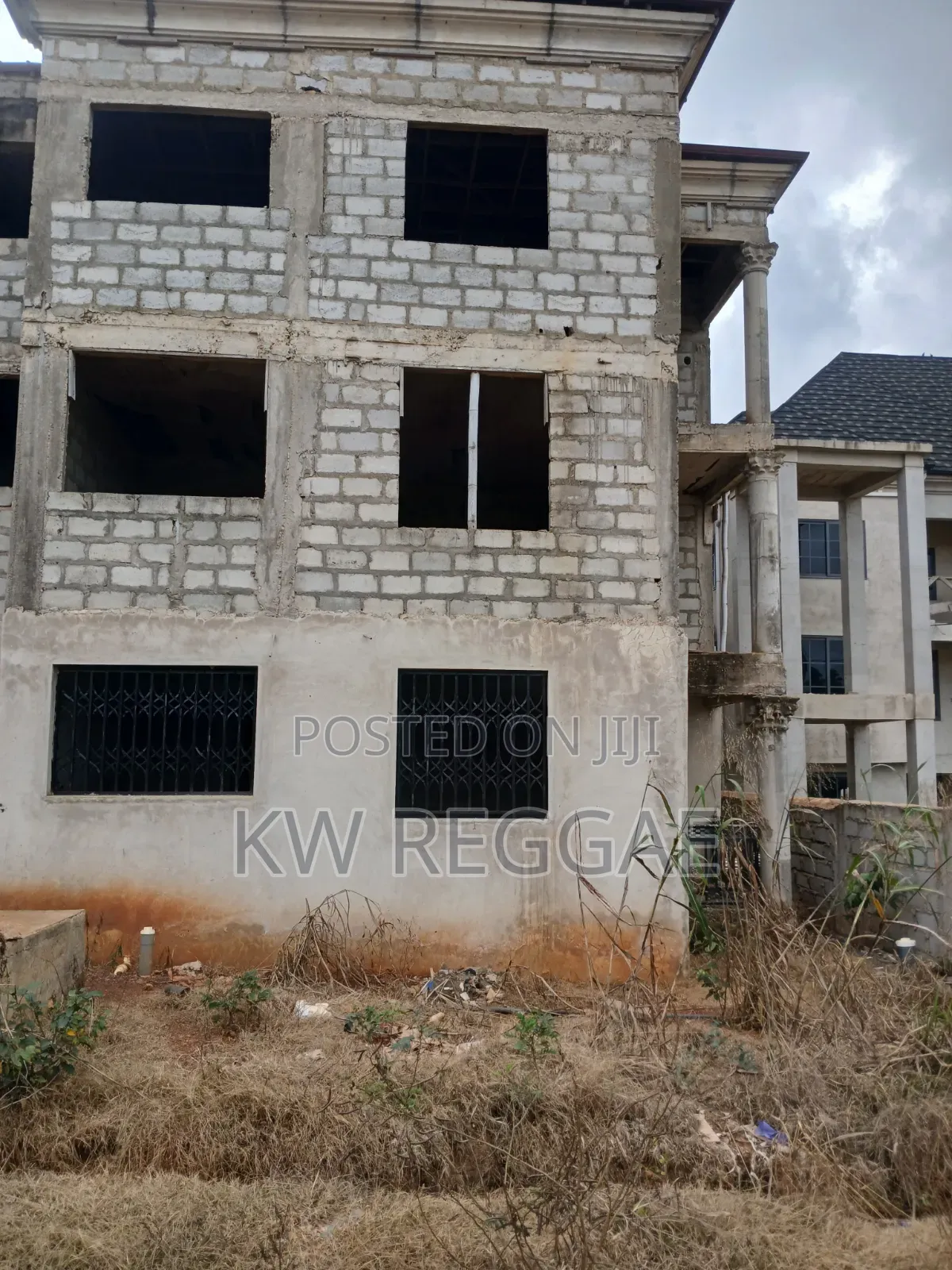 12bdrm Block of Flats in Peace, Atwima Kwanwoma for sale