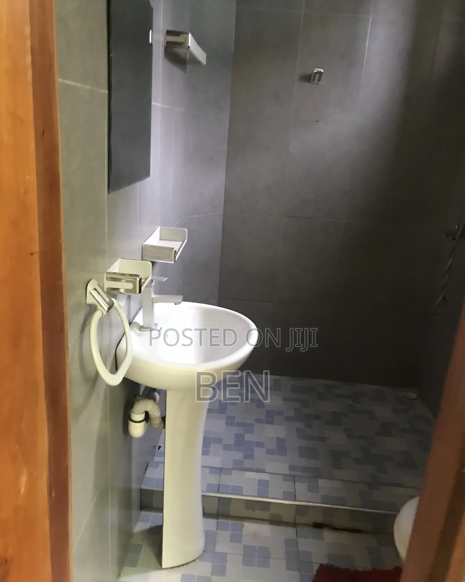 3bdrm Apartment in New Achimota Azuma, Mile 7 for rent